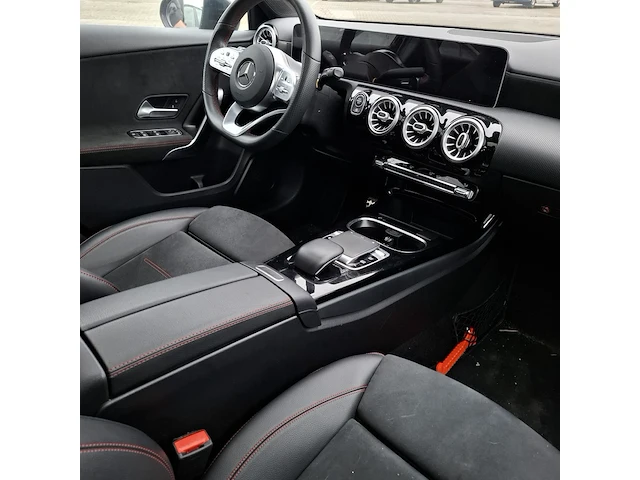 Personenauto mercedes-benz, a-klasse 180, zwart, bouwjaar 2019 - afbeelding 27 van  46