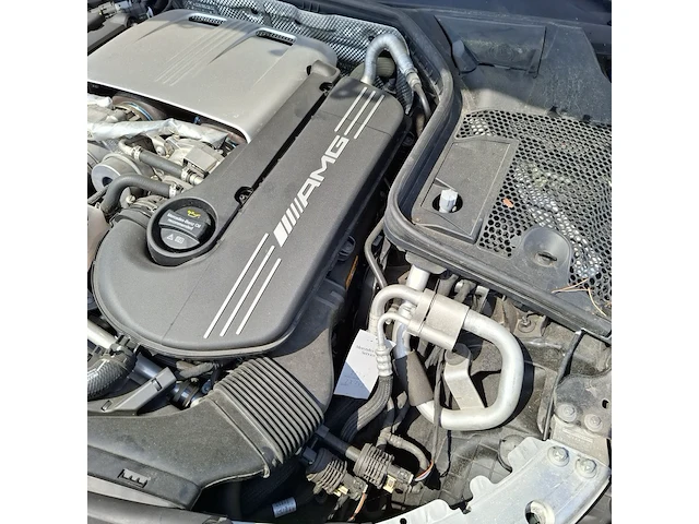 Personenauto mercedes-benz, amg c 63 v8 biturbo - afbeelding 38 van  45