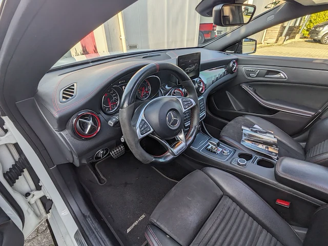 Personenauto , mercedes benz, amg cla 45 4matic ambition shooting brake, wit, 2017 - afbeelding 43 van  58