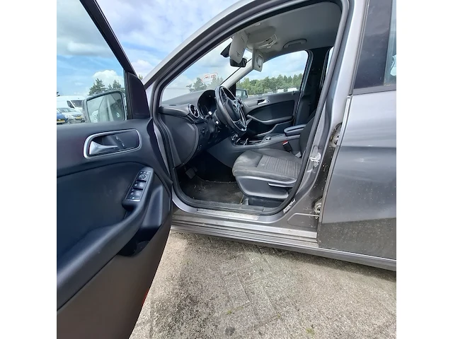 Personenauto mercedes-benz, b-klasse 180 cdi ambition, bouwjaar 2012 - afbeelding 38 van  38
