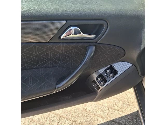 Personenauto mercedes-benz, c-klasse 240 elegance, bouwjaar 2000 - afbeelding 4 van  36