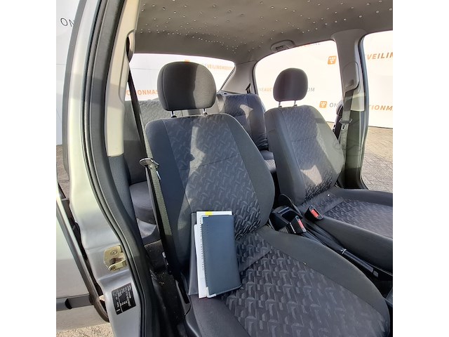 Personenauto mercedes benz, c-klasse 250 cdi, zwart, bouwjaar 2014 - afbeelding 76 van  95