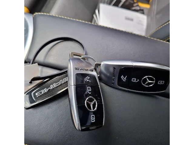 Personenauto mercedes-benz, c-klasse amg 63 s premium plus pack - afbeelding 37 van  43