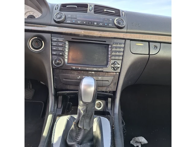 Personenauto mercedes-benz, e-klasse 240 - afbeelding 10 van  42