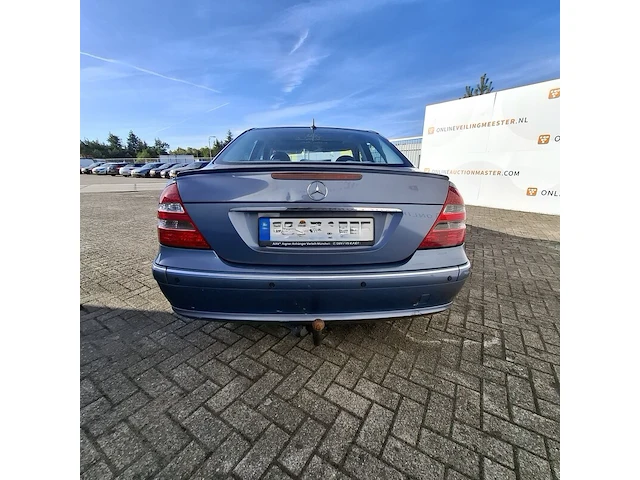 Personenauto mercedes-benz, e-klasse 240 - afbeelding 34 van  42