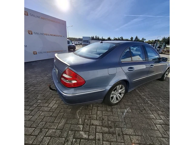 Personenauto mercedes-benz, e-klasse 240 - afbeelding 39 van  42
