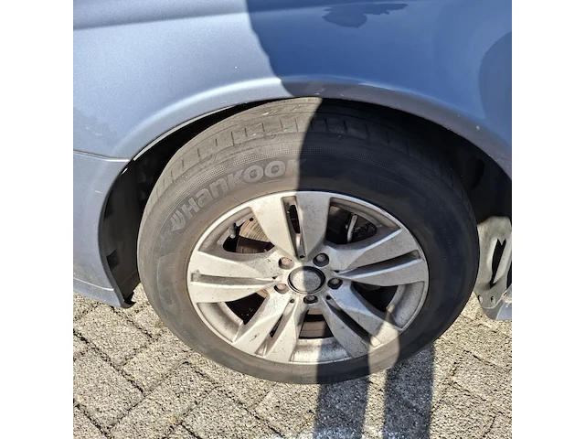 Personenauto mercedes-benz, e-klasse 240 - afbeelding 42 van  42