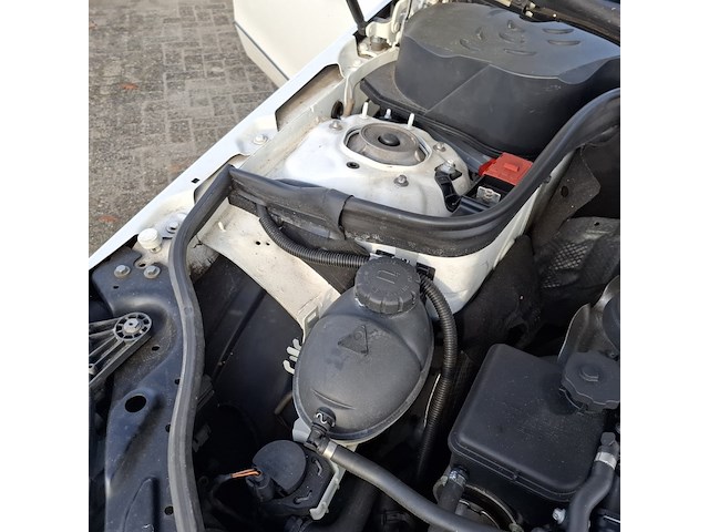 Personenauto, mercedes-benz, e-klasse e200, 2012 - afbeelding 16 van  61