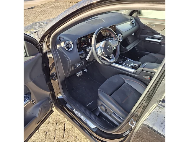 Personenauto mercedes benz, gla-klasse 180 amg line, zwart, bouwjaar 2022 - afbeelding 2 van  53