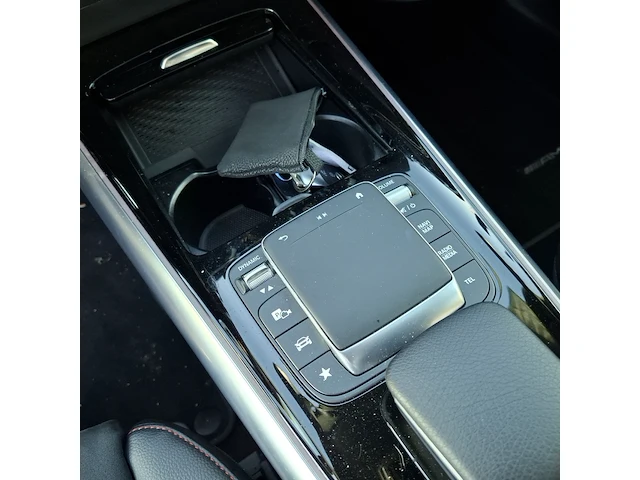 Personenauto mercedes benz, gla-klasse 180 amg line, zwart, bouwjaar 2022 - afbeelding 13 van  53