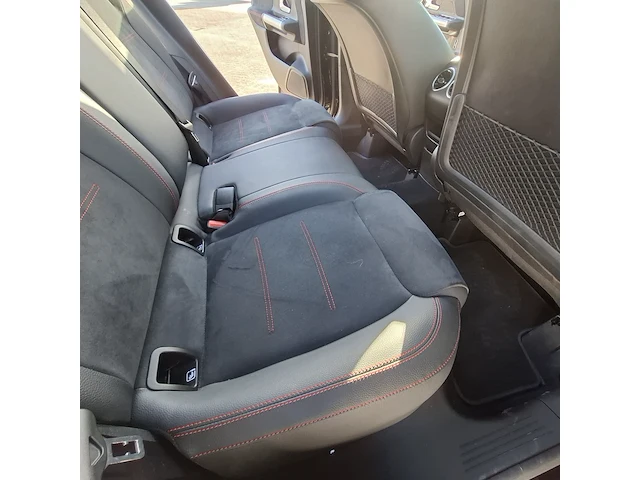 Personenauto mercedes benz, gla-klasse 180 amg line, zwart, bouwjaar 2022 - afbeelding 28 van  53