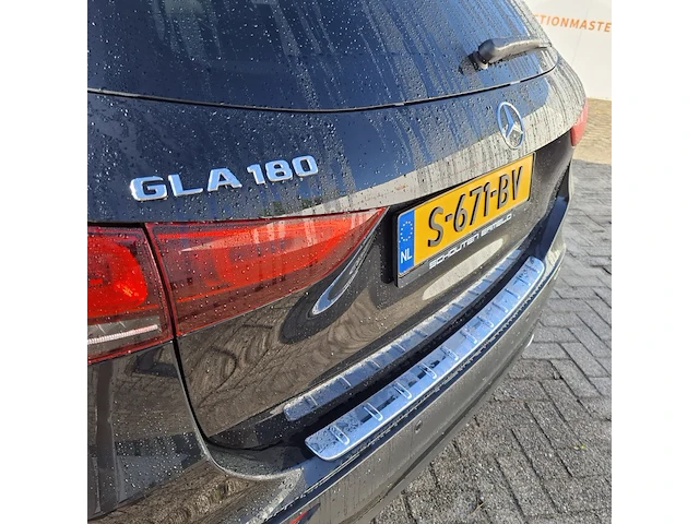 Personenauto mercedes benz, gla-klasse 180 amg line, zwart, bouwjaar 2022 - afbeelding 48 van  53