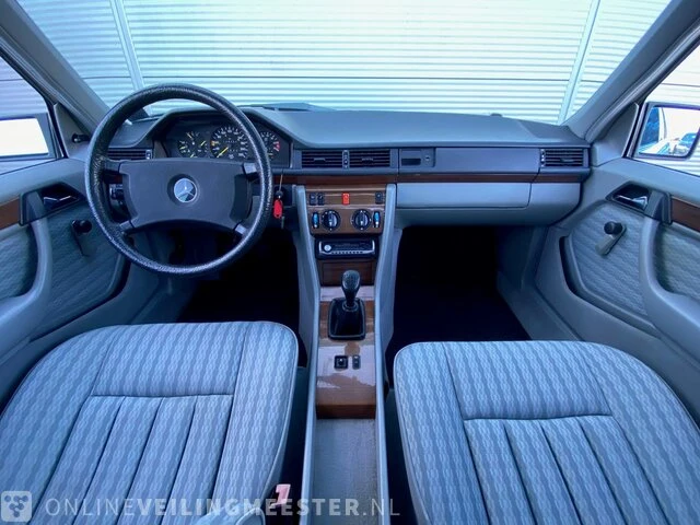 Personenauto mercedes benz, w124, wit, bouwjaar 1989 - afbeelding 6 van  25