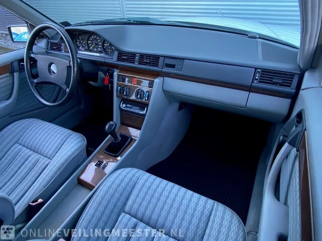 Personenauto mercedes benz, w124, wit, bouwjaar 1989 - afbeelding 7 van  25