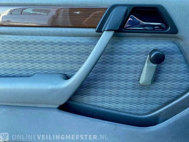 Personenauto mercedes benz, w124, wit, bouwjaar 1989 - afbeelding 10 van  25