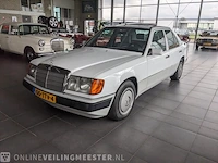 Personenauto mercedes benz, w124, wit, bouwjaar 1989 - afbeelding 1 van  25