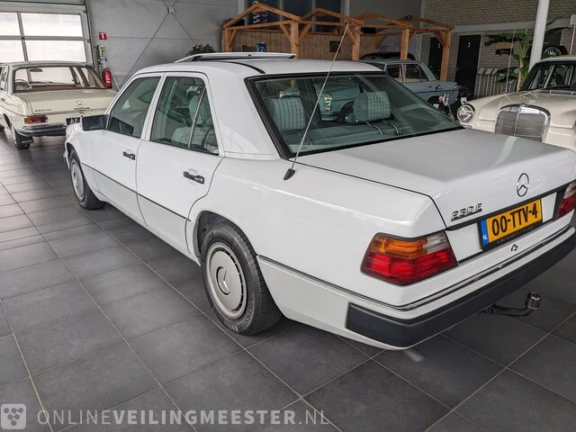 Personenauto mercedes benz, w124, wit, bouwjaar 1989 - afbeelding 20 van  25