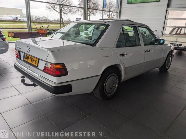 Personenauto mercedes benz, w124, wit, bouwjaar 1989 - afbeelding 22 van  25