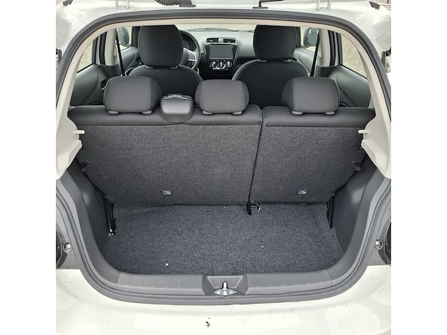 Personenauto mitsubishi, space star - afbeelding 13 van  35