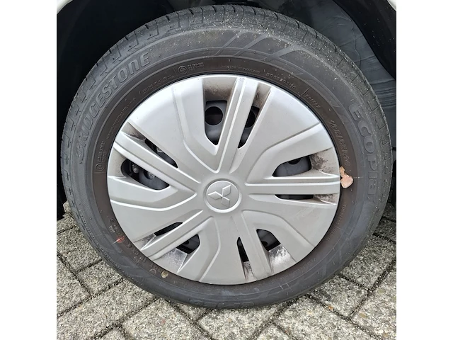 Personenauto mitsubishi, space star - afbeelding 14 van  35