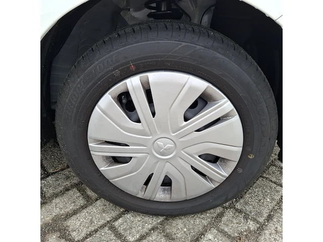 Personenauto mitsubishi, space star - afbeelding 16 van  35
