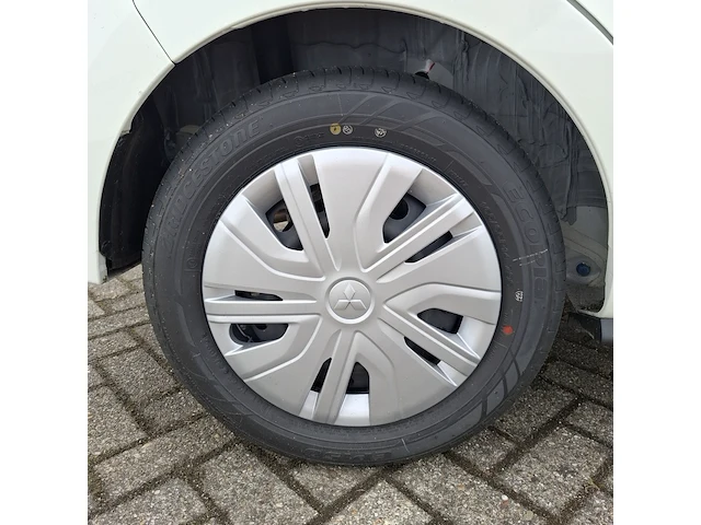 Personenauto mitsubishi, space star - afbeelding 18 van  35