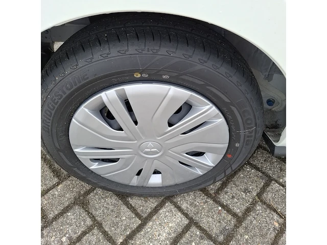 Personenauto mitsubishi, space star - afbeelding 19 van  35