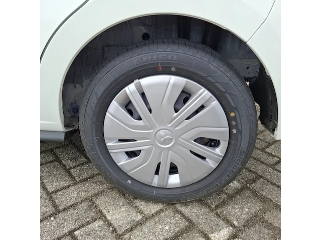 Personenauto mitsubishi, space star - afbeelding 20 van  35