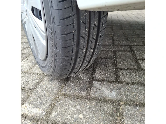 Personenauto mitsubishi, space star - afbeelding 21 van  35