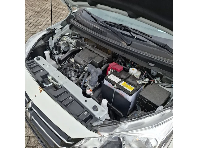 Personenauto mitsubishi, space star - afbeelding 27 van  35