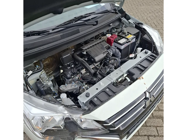 Personenauto mitsubishi, space star - afbeelding 28 van  35