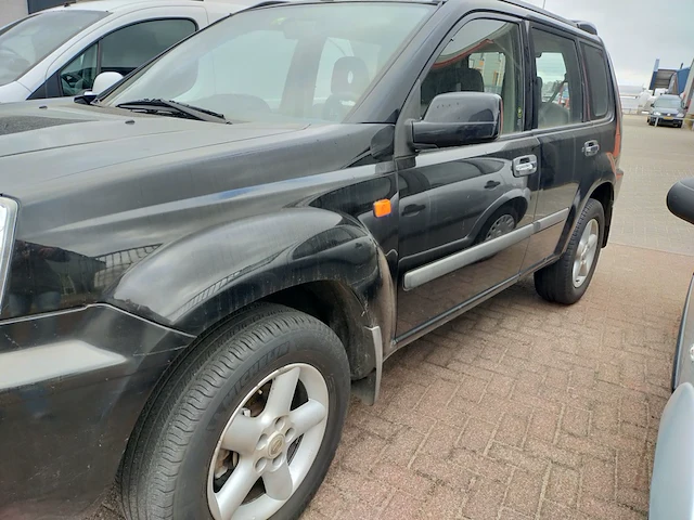 Personenauto nissan, x-trail, zwart, bouwjaar 2002 - afbeelding 3 van  9
