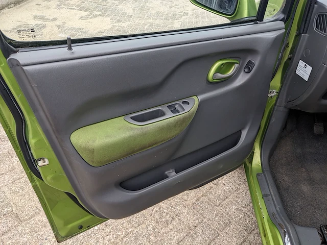 Personenauto opel, agila, bouwjaar 2000 - afbeelding 38 van  39