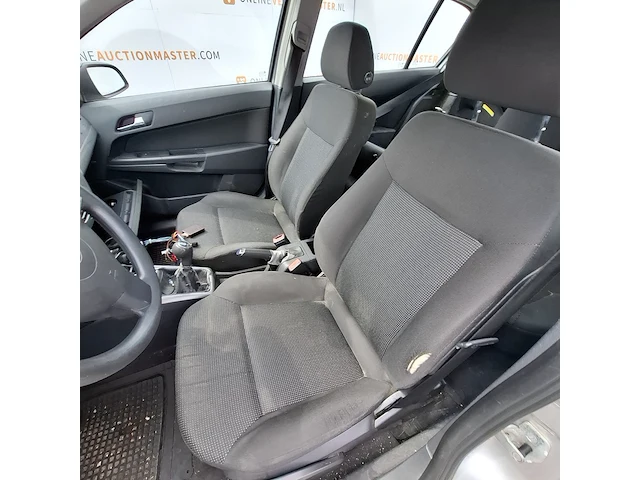 Personenauto opel, astra 1.4 essentia, bouwjaar 2004 - afbeelding 3 van  61
