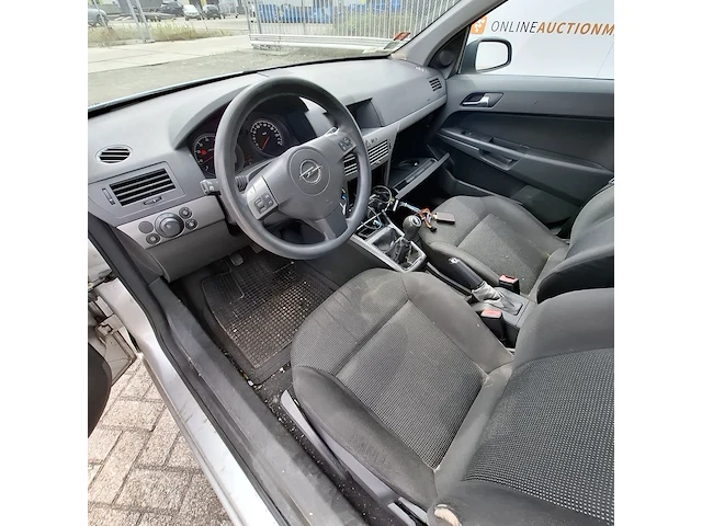 Personenauto opel, astra 1.4 essentia, bouwjaar 2004 - afbeelding 4 van  61
