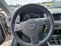 Personenauto opel, astra 1.4 essentia, bouwjaar 2004 - afbeelding 5 van  61