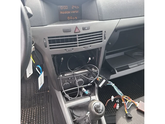 Personenauto opel, astra 1.4 essentia, bouwjaar 2004 - afbeelding 8 van  61