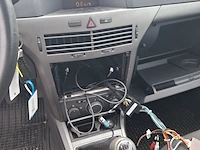 Personenauto opel, astra 1.4 essentia, bouwjaar 2004 - afbeelding 8 van  61