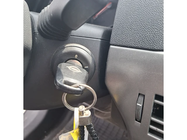 Personenauto opel, astra 1.4 essentia, bouwjaar 2004 - afbeelding 11 van  61