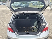 Personenauto opel, astra 1.4 essentia, bouwjaar 2004 - afbeelding 16 van  61