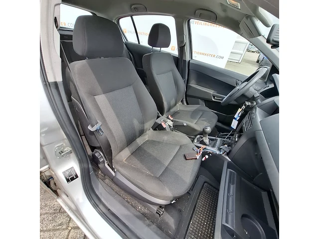 Personenauto opel, astra 1.4 essentia, bouwjaar 2004 - afbeelding 24 van  61
