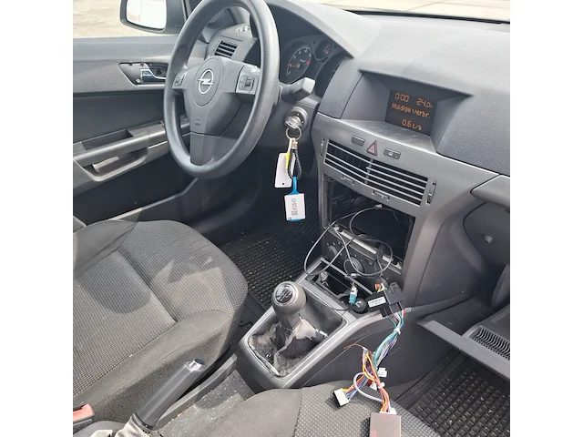 Personenauto opel, astra 1.4 essentia, bouwjaar 2004 - afbeelding 25 van  61