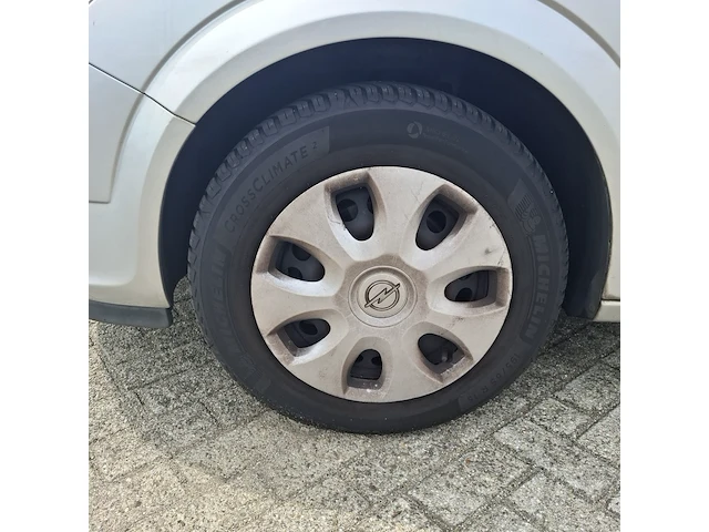 Personenauto opel, astra 1.4 essentia, bouwjaar 2004 - afbeelding 27 van  61