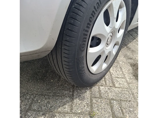 Personenauto opel, astra 1.4 essentia, bouwjaar 2004 - afbeelding 32 van  61