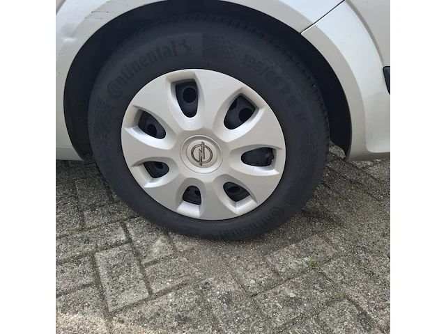 Personenauto opel, astra 1.4 essentia, bouwjaar 2004 - afbeelding 33 van  61