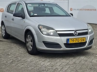 Personenauto opel, astra 1.4 essentia, bouwjaar 2004 - afbeelding 23 van  61