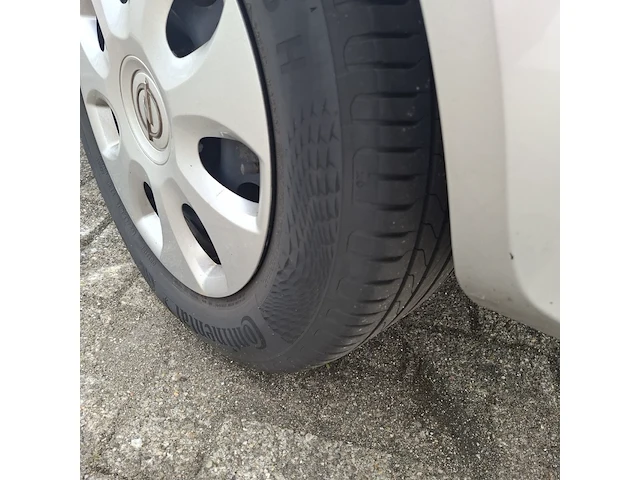 Personenauto opel, astra 1.4 essentia, bouwjaar 2004 - afbeelding 35 van  61