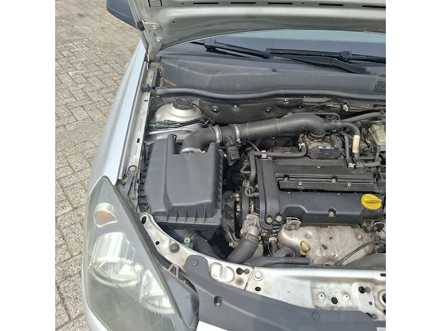 Personenauto opel, astra 1.4 essentia, bouwjaar 2004 - afbeelding 37 van  61