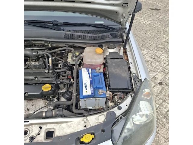 Personenauto opel, astra 1.4 essentia, bouwjaar 2004 - afbeelding 39 van  61