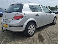 Personenauto opel, astra 1.4 essentia, bouwjaar 2004 - afbeelding 45 van  61